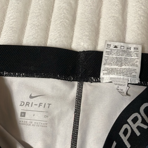 Nike Pro Crop Legging | Size Small - Picture 5 of 9